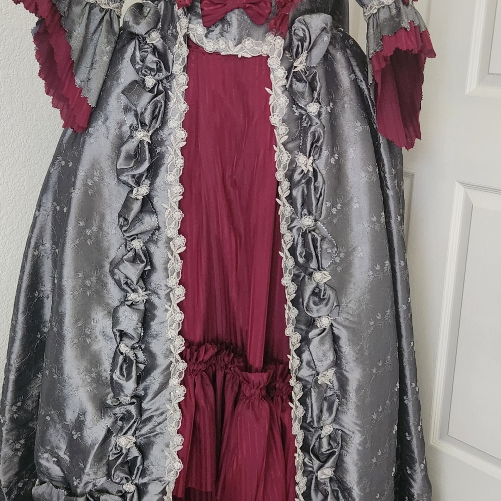 French Sack-Back Historical Recreation Gown - Picture 2 of 9